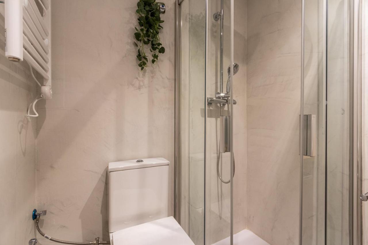 Exclusive Apartments Barcelona 4 Personas Torrella Terrassa Ngoại thất bức ảnh